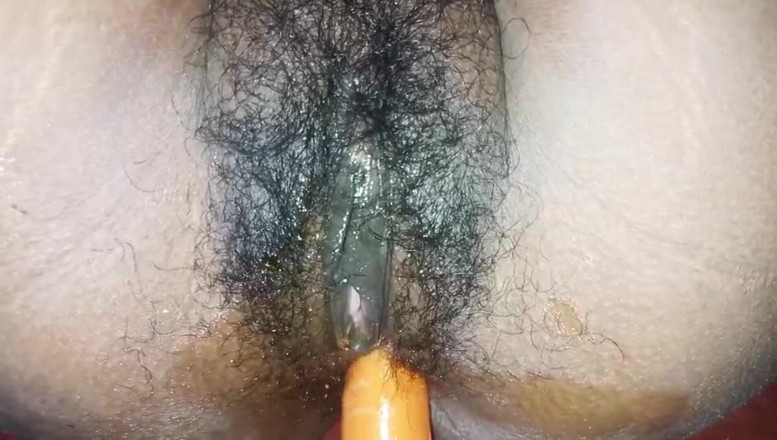 Bk Vlogs: Ho applicato olio alla figa di Bhabhi e ho inserito...