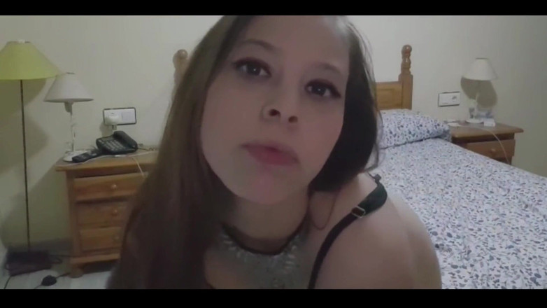 Holycandy: Islak ve azgın genç kız