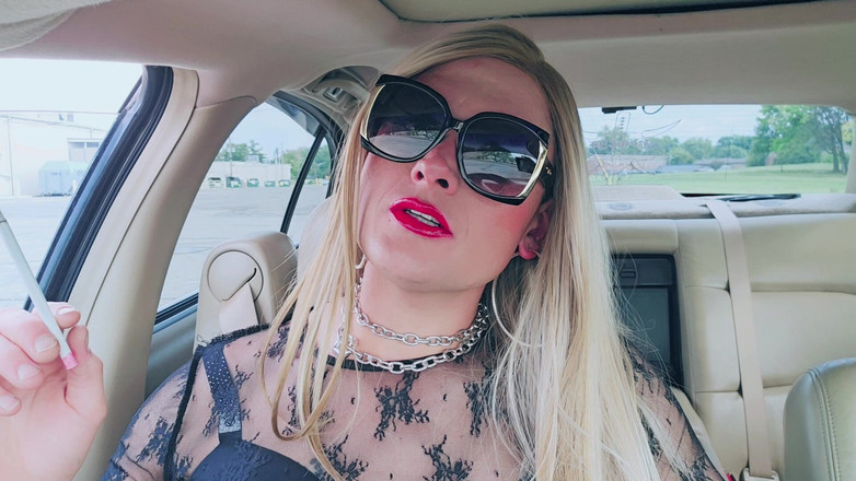 Darkfetish2k: Kylie kouření JOi kočičky o peníze