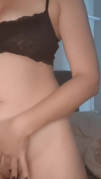Merokok pakai buttplug sambil fingering memekku sendiri