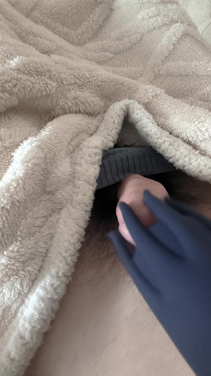 webcamboy98: Orgasme met pikvibrator