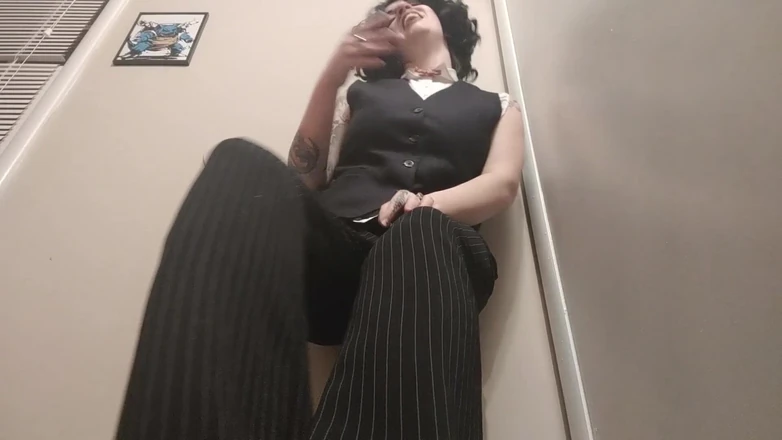 Geeky Femdom: Legion -lenny Shadow Queen- the Giantess