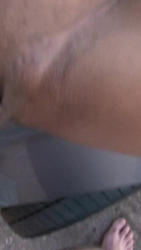 Bystig mörkhyadbrud knullad i bilen och utomhus i POV