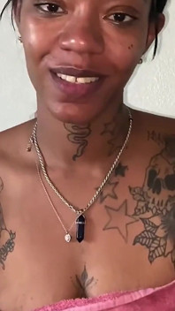 Gypsyish da đen gợi cảm bú con cu to đen! Video đầy đủ!