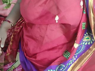 Sexy Indian babe: Indischer kurviger bhabi-tanz in re sharee und zeigt ihren nackten...