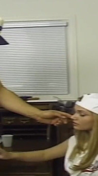Blondes schätzchen nimmt bbc in heißem amateur-hardcore