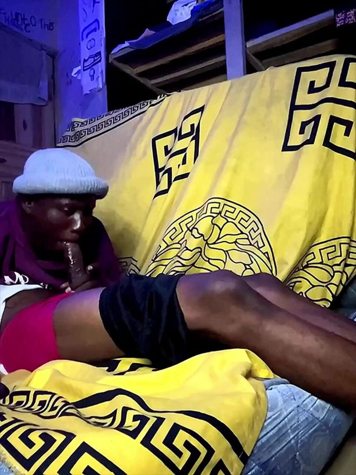 Stilesbhalifa1: 我饥渴的娘娘腔鸡巴第一集 cd 1