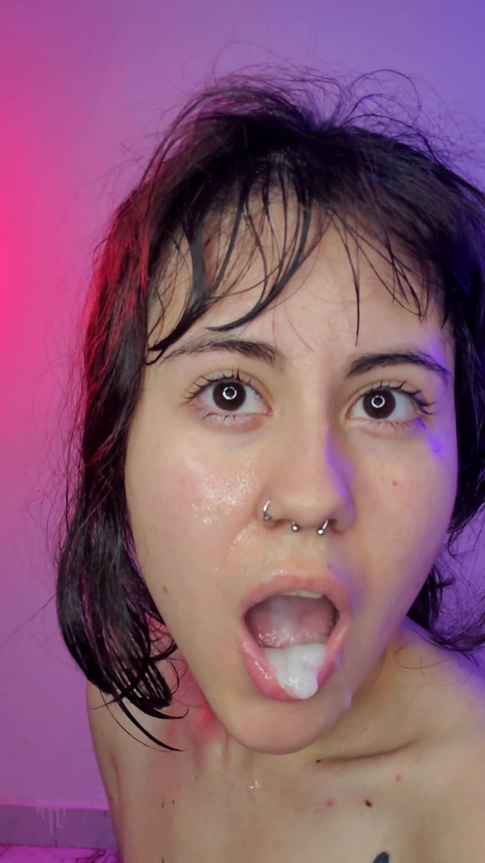 DherlyDoll: A namorada do meu amigo é uma puta suja, quando ele...