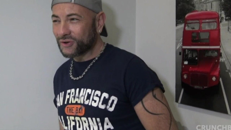 FETISH BDSM STUDIO: Doi hteros îl fut, nu sunt liberi