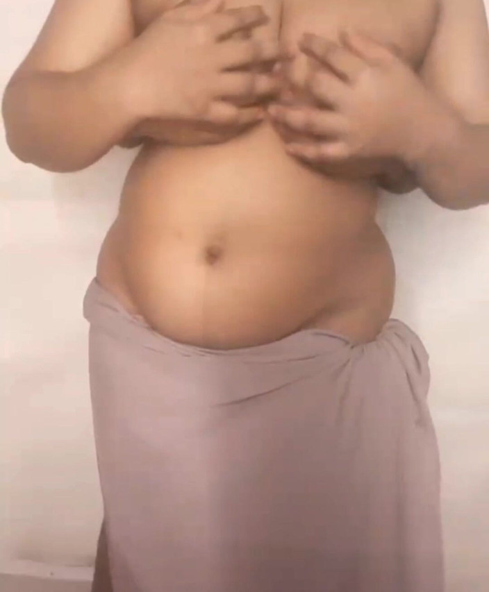 Jesmin18: Indiancă bhabi sexy bengaleză se fute cu iubitul
