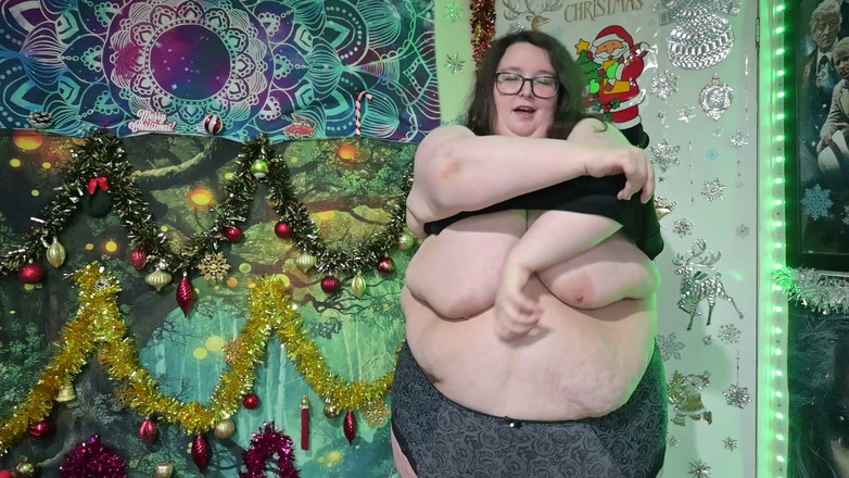 SSBBWLadyBrads: Culona hace strip tease en navidad