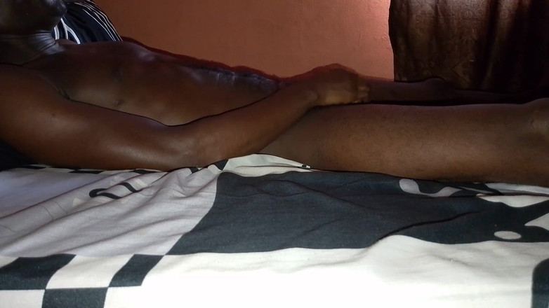 Masturbator emmy: Lo fa impazzire nell'altra stanza