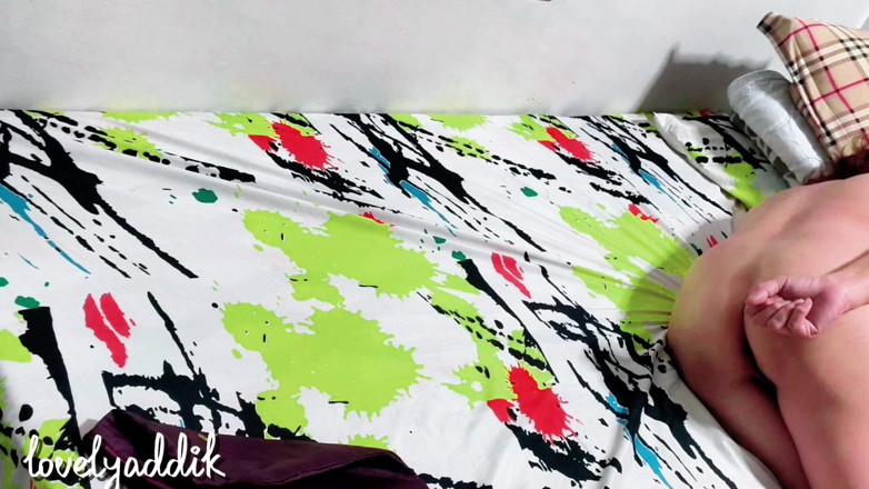 Lovelyaddik: My back is rough after Sex for 1 hour but he...