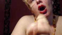 Putarankahotmilf: 肛門ビーズ、口に猫、大きなボトル、潮吹き、ずさんなBJ