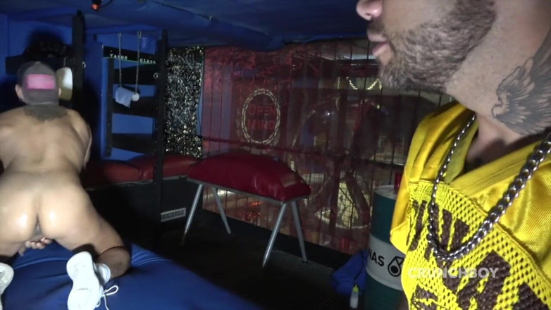 Fun bareback meeting in Barcelona: Ronald Tryp fucked raw by the big cock of Polfyfer
