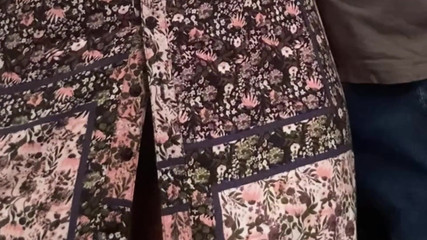 PriyaNaavya: Pria tua mesum lagi asik ngusap memek muridnya di bus...