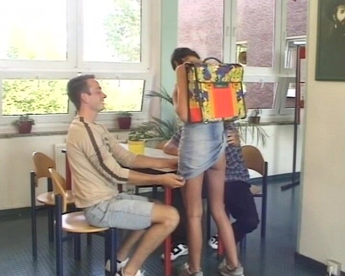 BB Video - Vintage Story: Німецька аматорська тінка втрьох, красуня брюнетка відтрахана No7