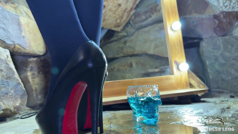 Mistress Legs: A amante está fazendo de você uma poção especial de...