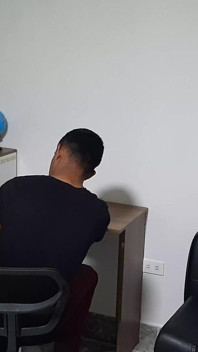 A empregada quer que eu a fode