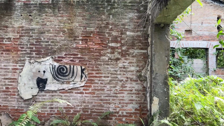 ortizjona: Masturbación pública y juego de consolador en construcción abandonada