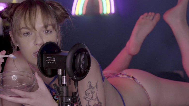 Rebecca Vanguard: Extreme nahaufnahme sexy teen isst snacks