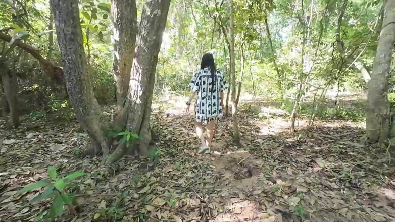 RealThaiSolo: Thai Girl Walks and Brags About Peeing Pain in the...