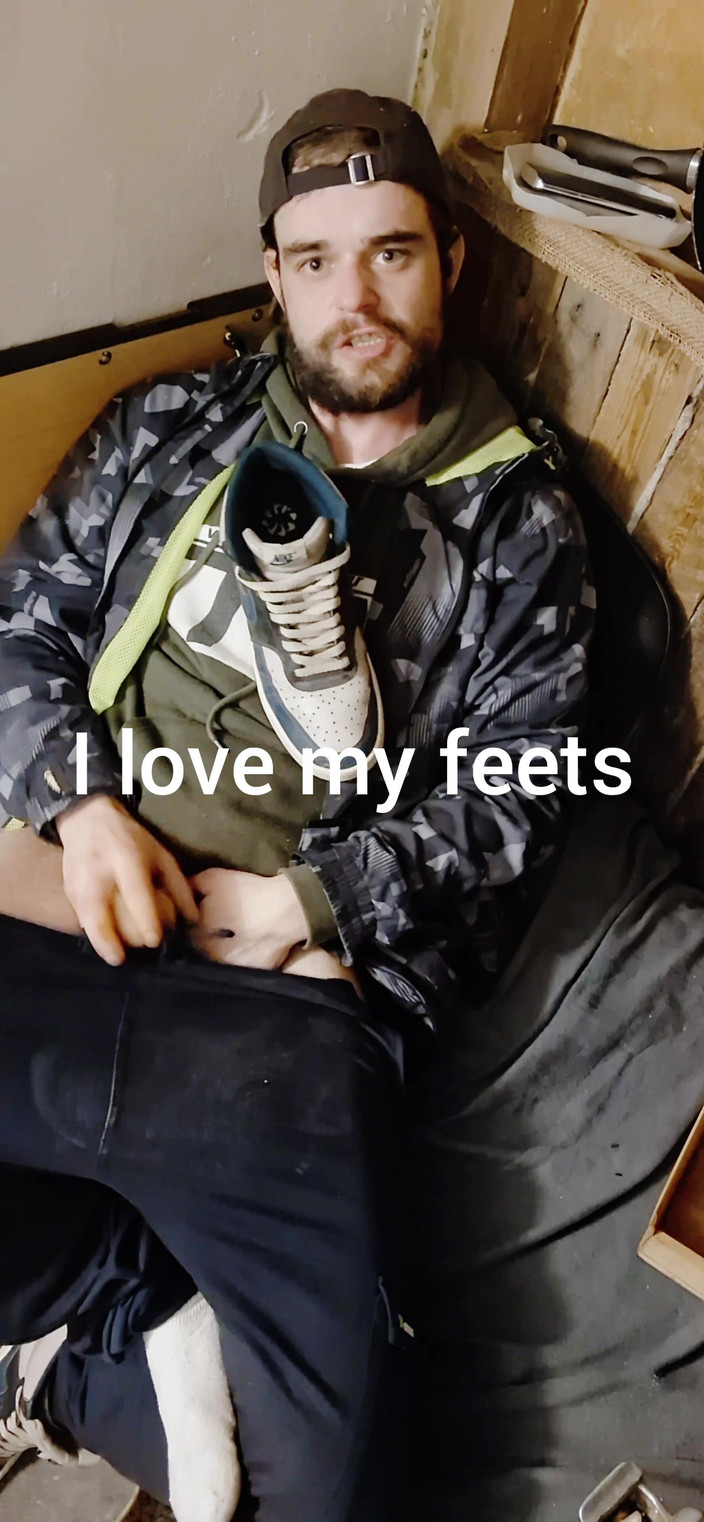 jerkofflover: Я мастурбую і компілюю свої відео в двох словах