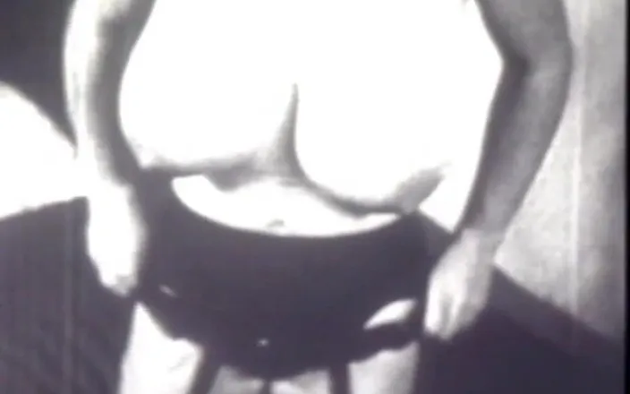 Vintage megastore: Busty Belle's amazing body