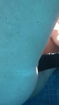 Undervattens dubbeländad dildo