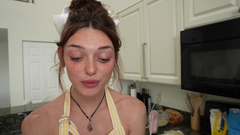 Teen StepSis: Stepsis Daisy Love Bakes &amp; Squirts on My Dick in Kitchen...