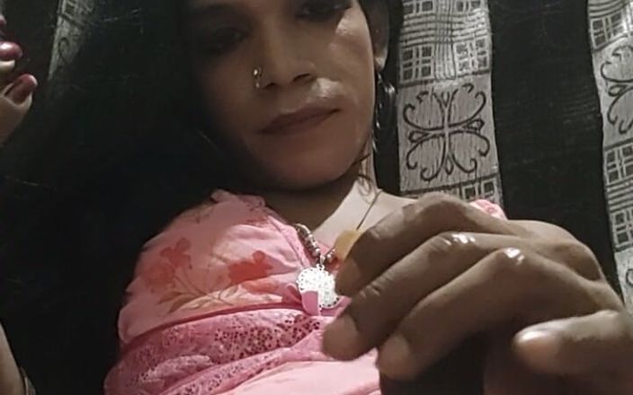 Keerthanakeerthi95: Индийский сисси кончает и ест собственное молоко