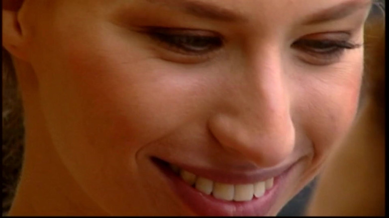Deutschland porn: Horny Lesbians Fucking on the Pool