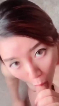 La carina asiatica nico love adora ricevere un facciale