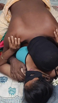 A Boy Called Harika Aunty and Had Sex with Her, Saying That No One Was Home.