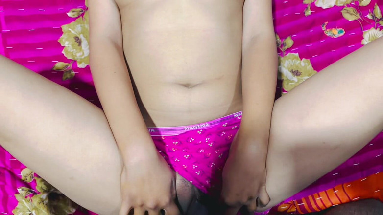 Cutesaritabhabhi: Тугую киску тинки трахают раком