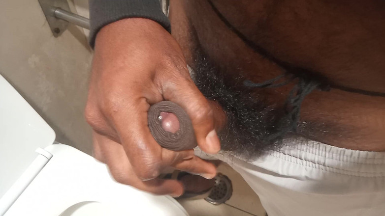 KUMBHA MANOJ KUMAR: Masturbasi di toilet