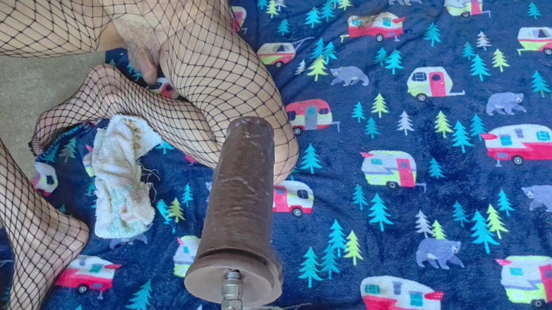 Elgloton: Dildo besar dezatrozate rakus