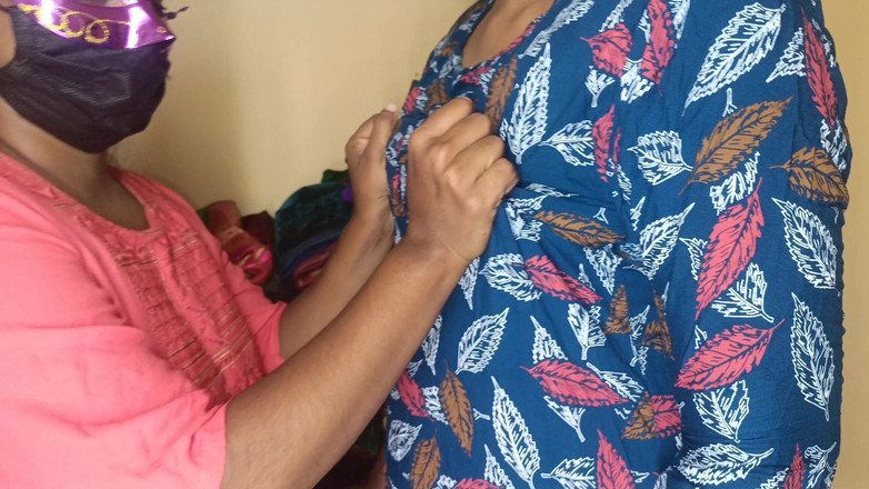 Laxi ammu: College flicka lesbisk med hennes styvsyster