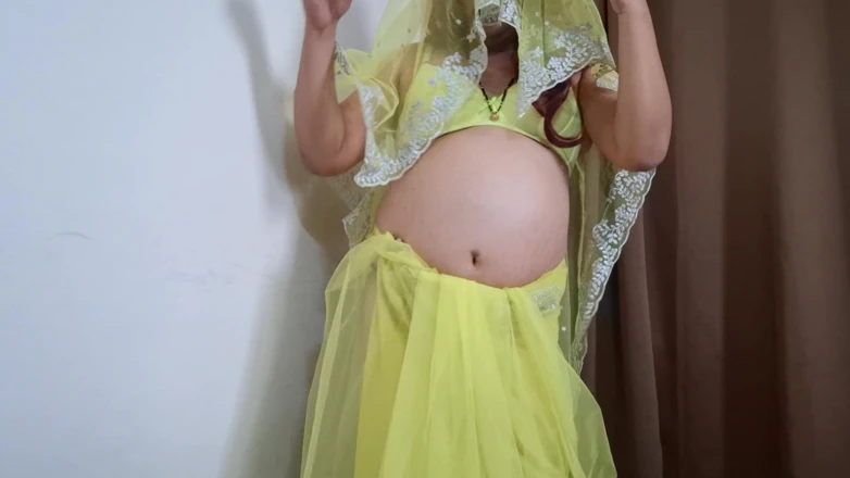 Indiansissychubby: Zaawadi Indiansissychubby 需要很多好鸡巴和重口味性爱