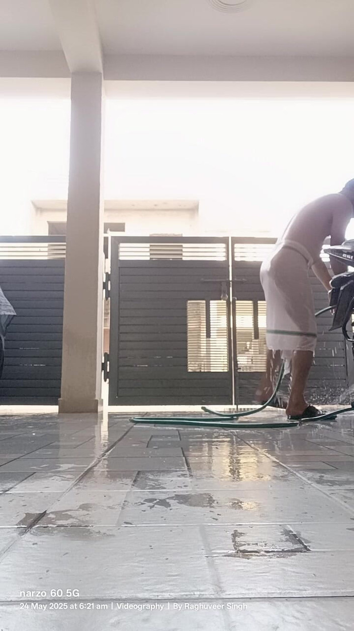 Rajasthani-old-lover: Ayah tiri India menikmati mandi dan kongkek ayah tiri jiran