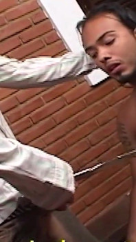 Gay ranch scéna 3_a pár přátel si užívá šukání na verandě svého domu