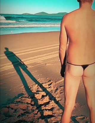 Madaussiehere: Trying on All My Swimsuits on the Beach