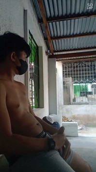 Fleshlab Twinks：我在户外和一个陌生人手淫直到我们都高潮