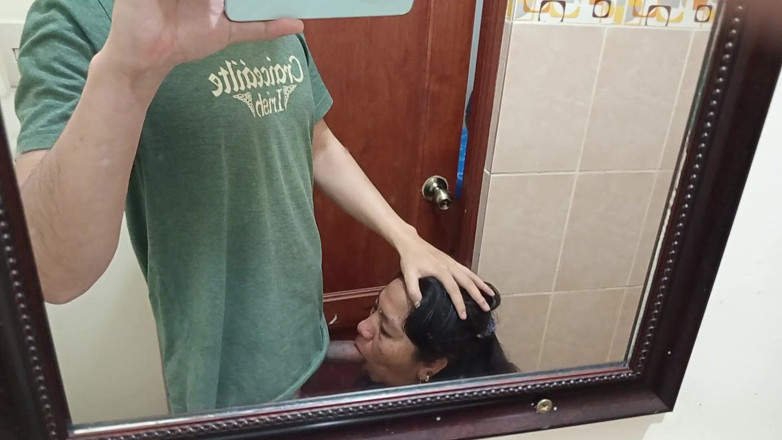 Moo DBOXXX: Awek Kristian matang suka menghisap batang saya, Penjaja Makanan Menjadi...