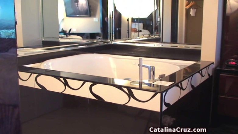 Catalina Cruz: Catalina Cruz와 함께하는 크리스티 스티븐스 풀 메이드 서비스