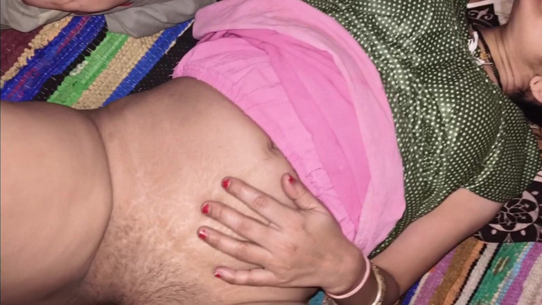 Village studio: Fratele vitreg indian desi și sora vitregă fac sex fierbinte în hindi...