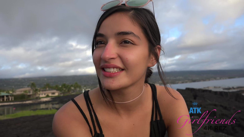 ATK Fans (Girlfriends): Emily berkelip sedikit untuk memastikan semua orang teruja