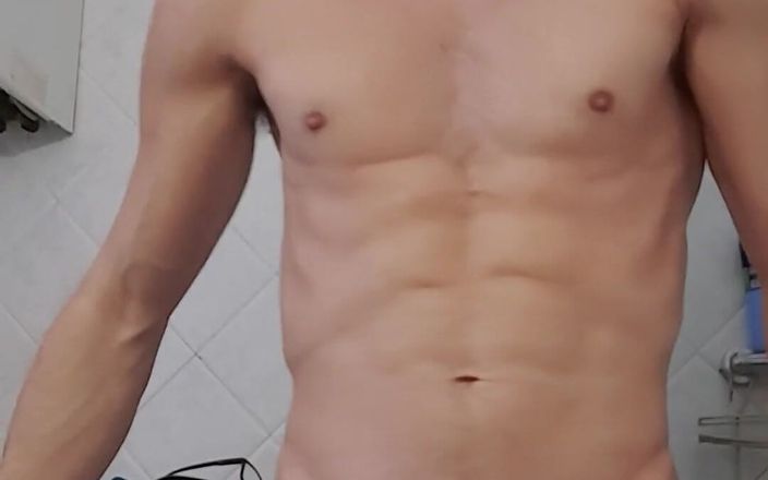 Boy jerking off: Viens prendre une douche torride avec moi ?