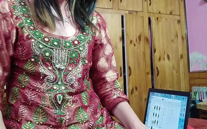 Bolly Karma: Insaciável esposa puta precisa de enorme bbc hoje à noite