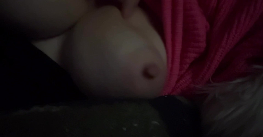 Artemisia Love: Italiana tetona milf Artemisia Love mostrando sus jugosos pezones para...